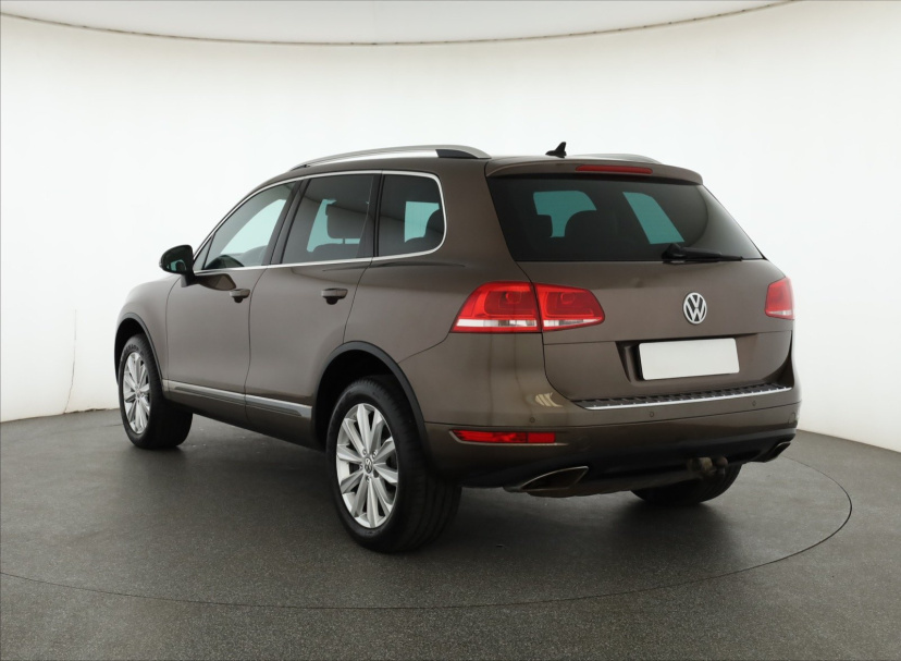 Volkswagen Touareg, 2011