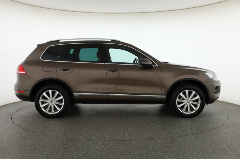 Volkswagen Touareg, 2011
