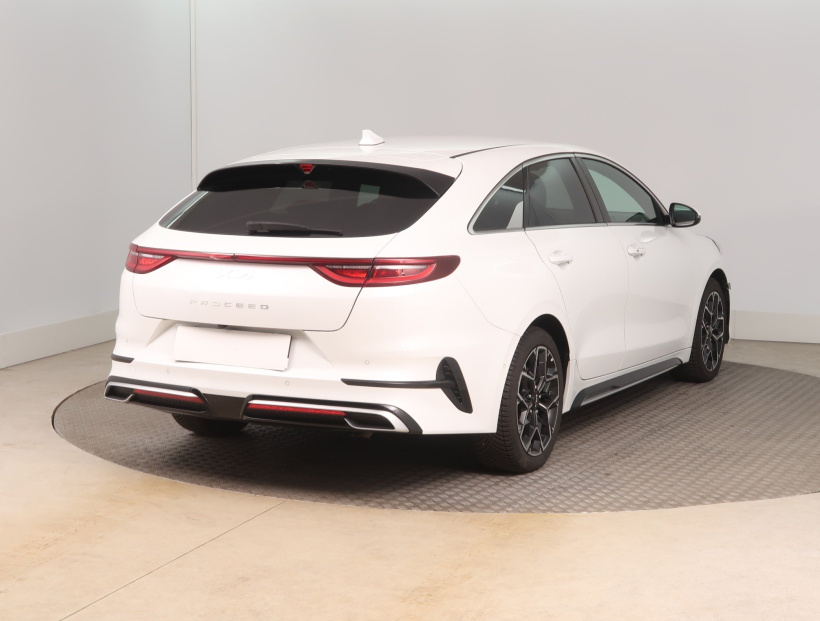 Kia ProCeed, 2022