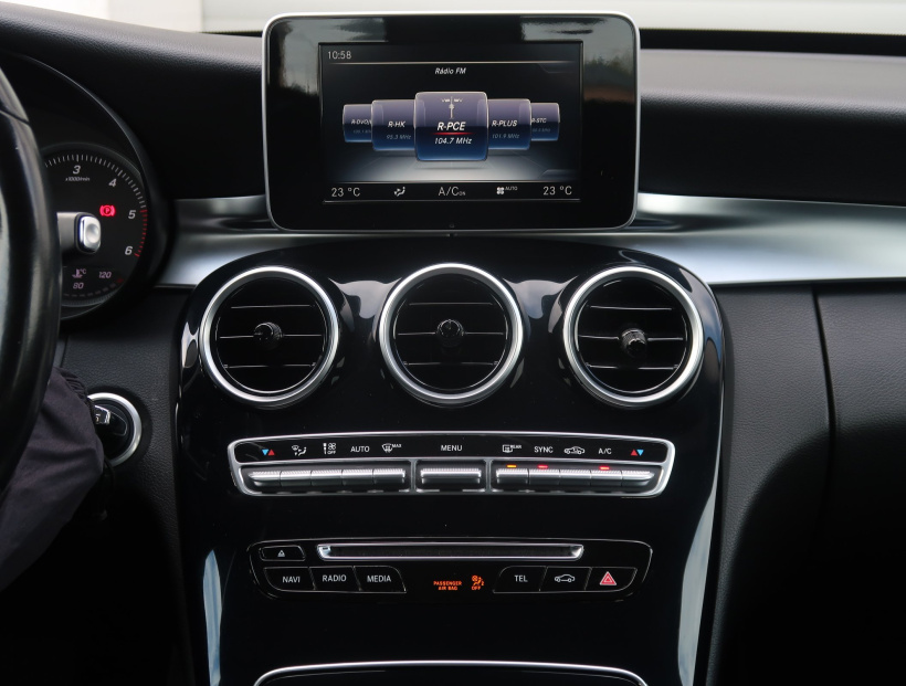 Mercedes-Benz C, 2015