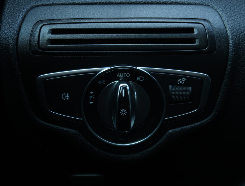 Mercedes-Benz C, 2015