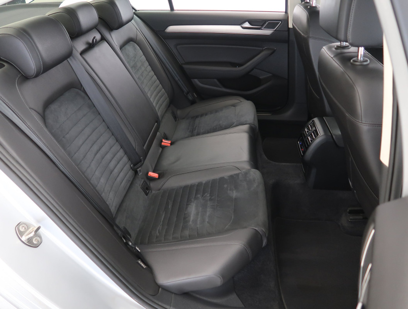 Volkswagen Passat, 2016