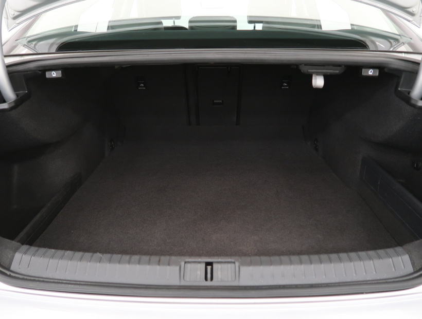 Volkswagen Passat, 2016