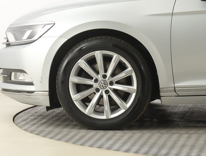 Volkswagen Passat, 2016