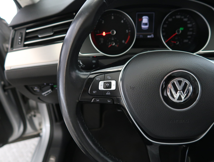 Volkswagen Passat, 2016