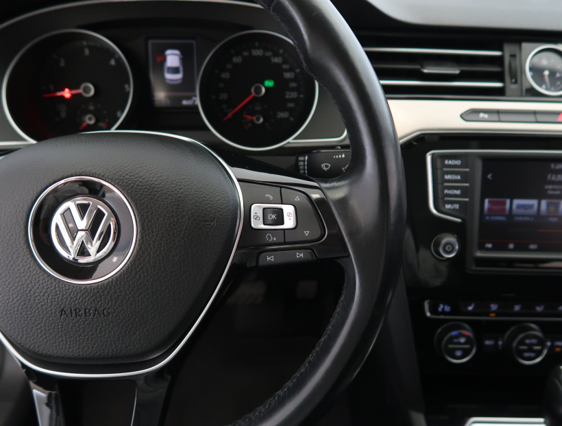 Volkswagen Passat, 2016