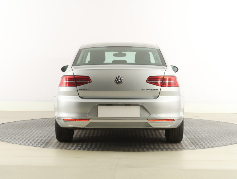 Volkswagen Passat, 2016