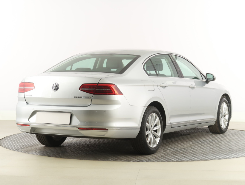 Volkswagen Passat, 2016
