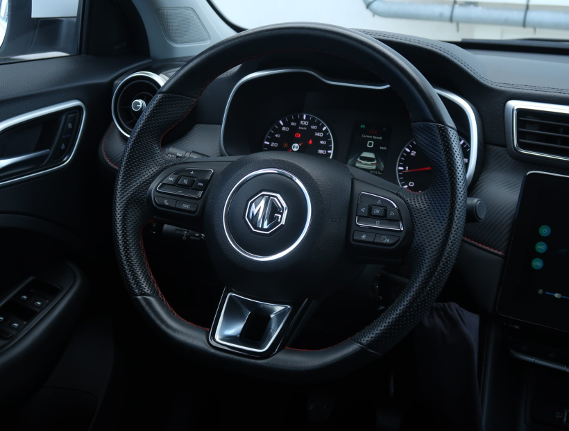 MG ZS SUV, 2024