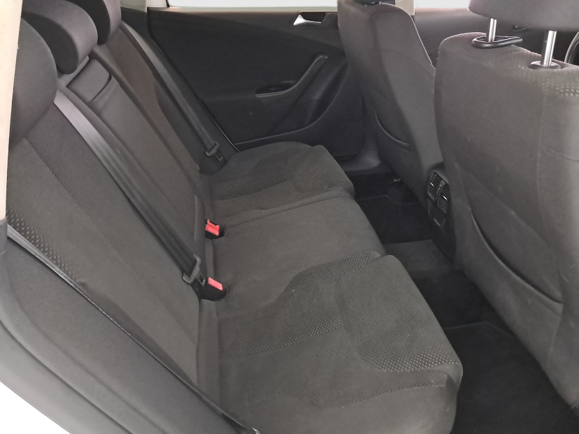 Volkswagen Passat, 2010