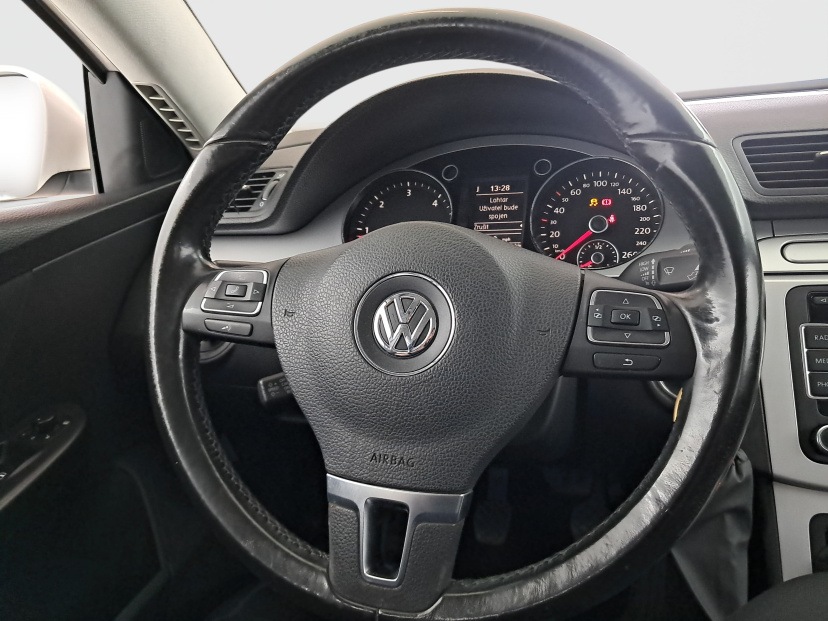 Volkswagen Passat, 2010