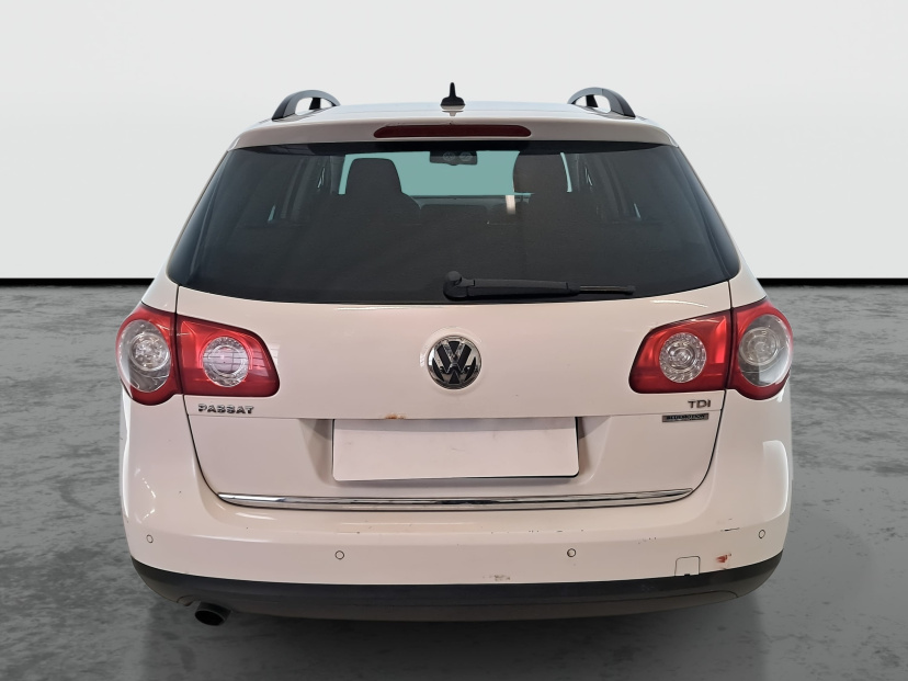 Volkswagen Passat, 2010