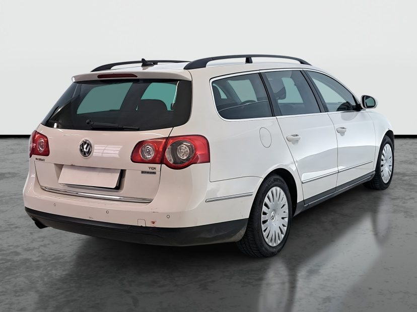 Volkswagen Passat, 2010
