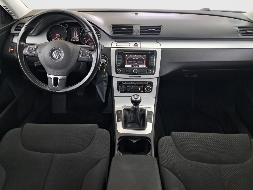 Volkswagen Passat, 2010