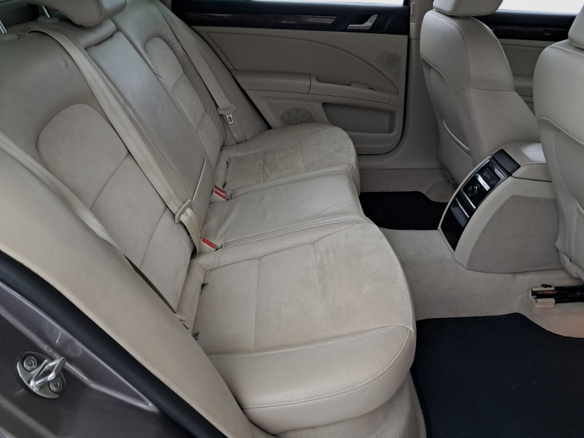 Škoda Superb, 2011