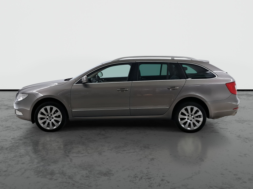 Škoda Superb, 2011