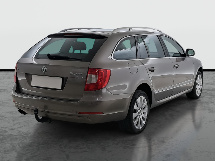 Škoda Superb, 2011