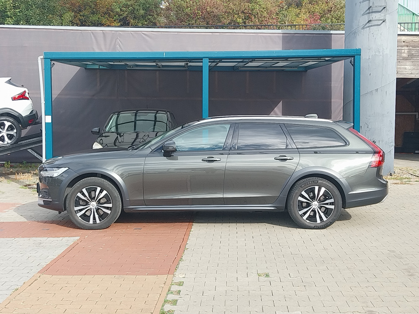 Volvo V90 Cross Country, 2021