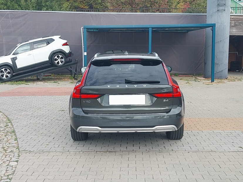 Volvo V90 Cross Country, 2021