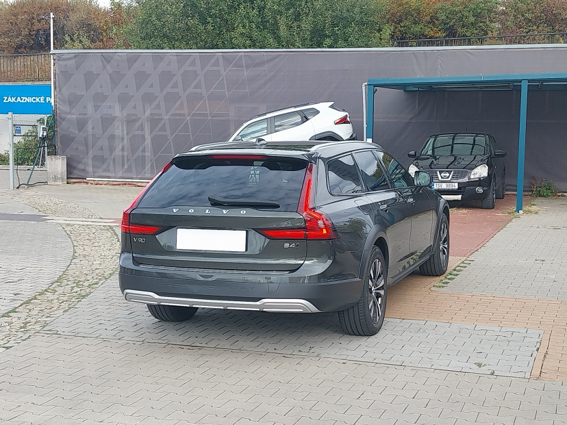 Volvo V90 Cross Country, 2021