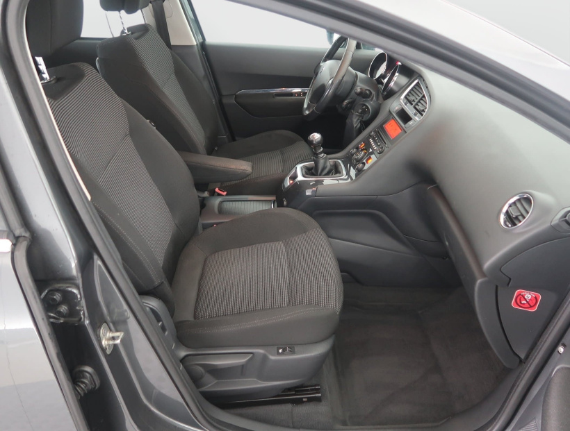 Peugeot 5008, 2010