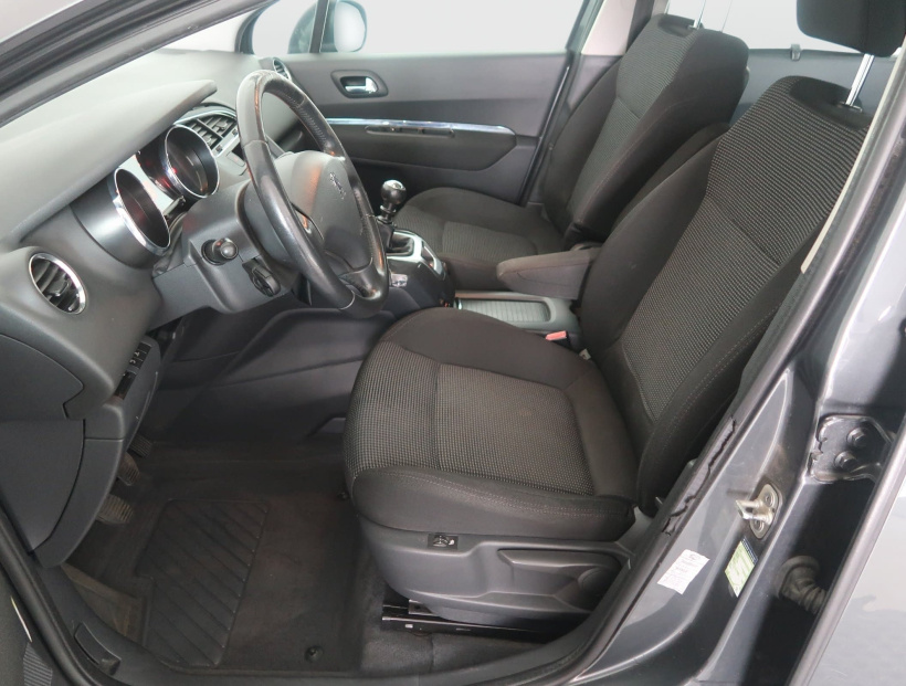 Peugeot 5008, 2010