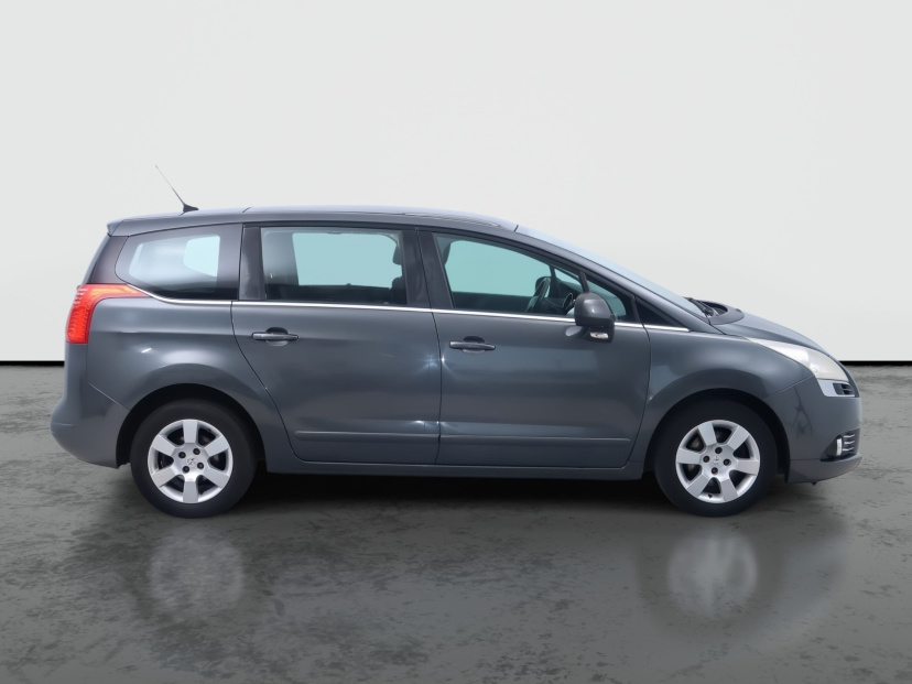 Peugeot 5008, 2010