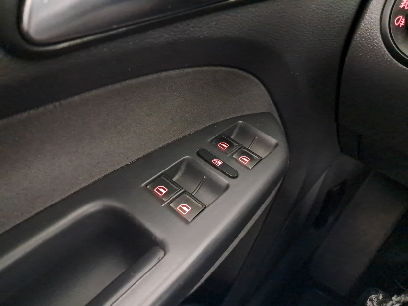 Volkswagen Touran, 2013