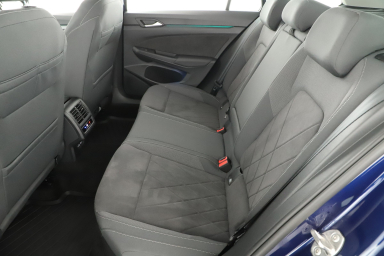 Volkswagen Golf - 2023