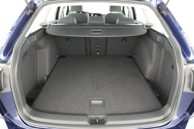 Volkswagen Golf - 2023