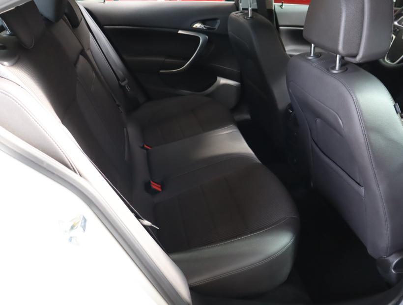 Opel Insignia, 2009