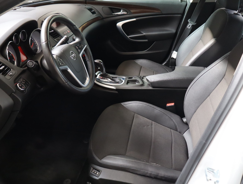 Opel Insignia, 2009