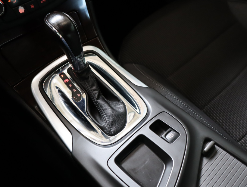 Opel Insignia, 2009