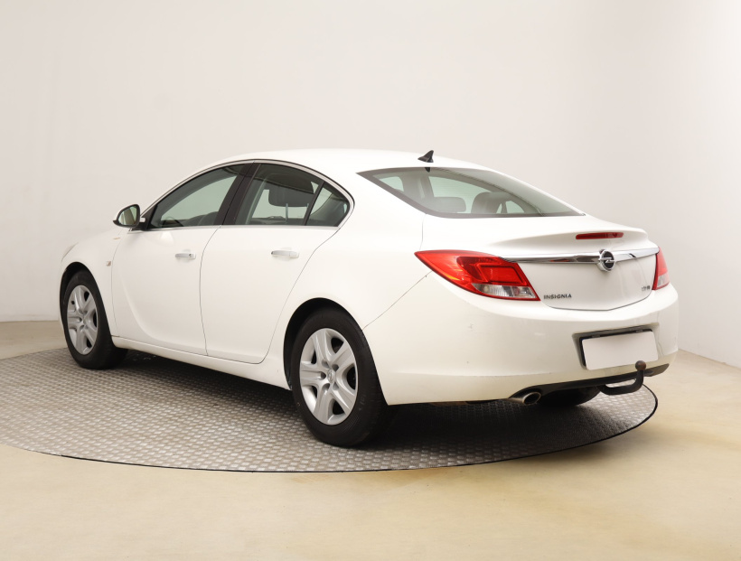Opel Insignia, 2009