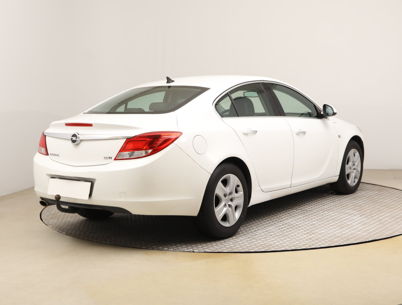 Opel Insignia, 2009