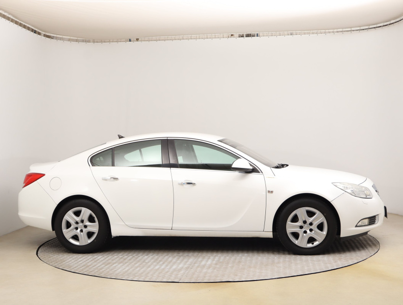 Opel Insignia, 2009