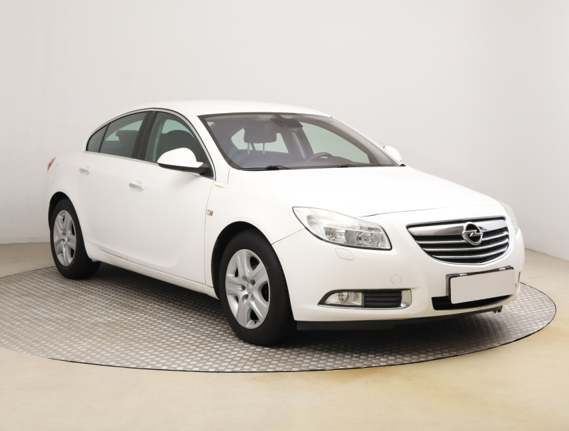 Opel Insignia, 2009