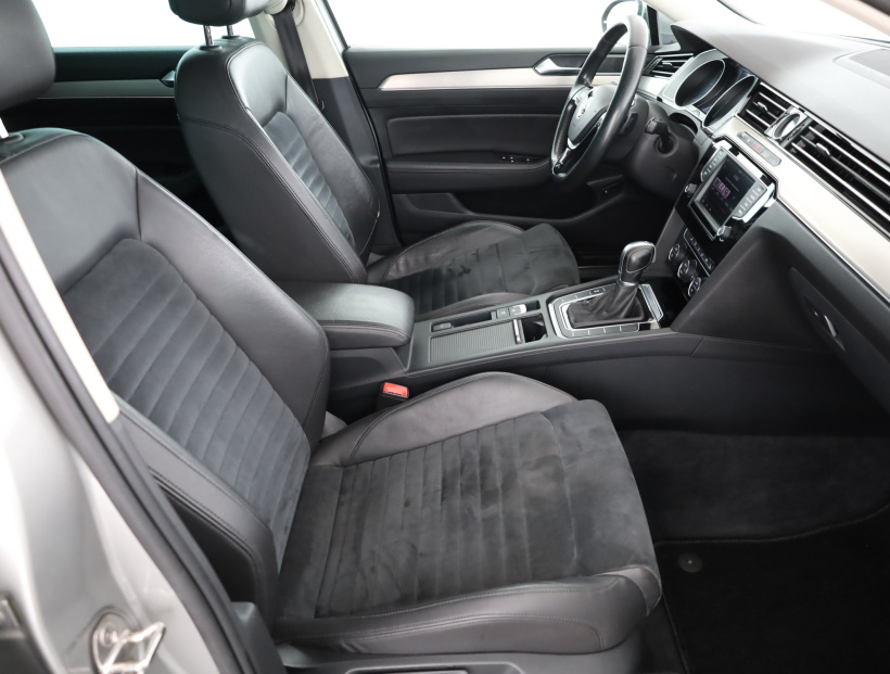 Volkswagen Passat, 2016
