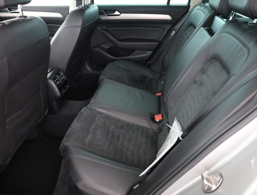 Volkswagen Passat, 2016