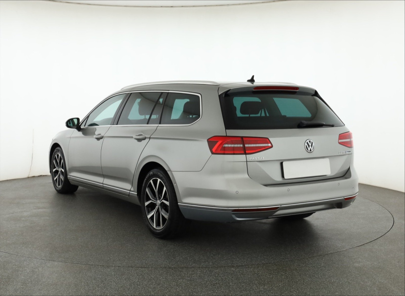 Volkswagen Passat, 2016