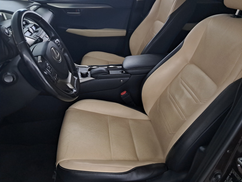 Lexus NX, 2016