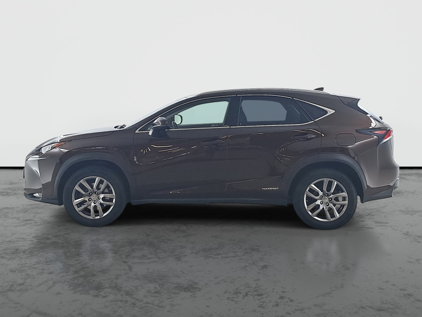 Lexus NX, 2016