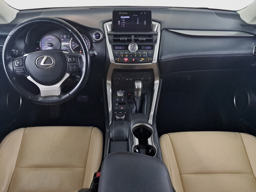 Lexus NX, 2016