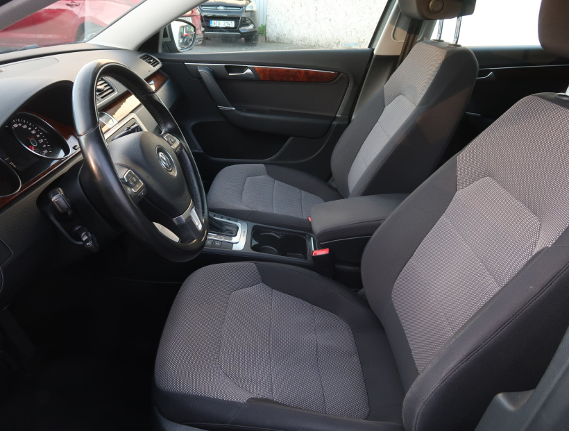 Volkswagen Passat, 2012