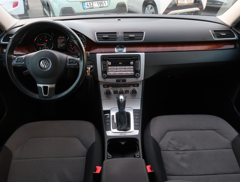 Volkswagen Passat, 2012