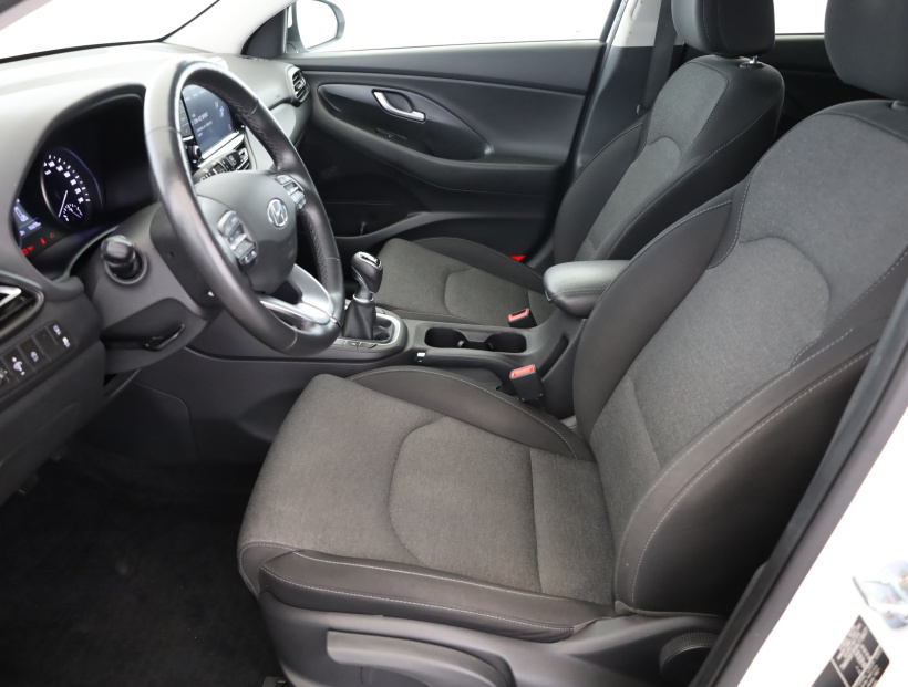 Hyundai i30, 2022