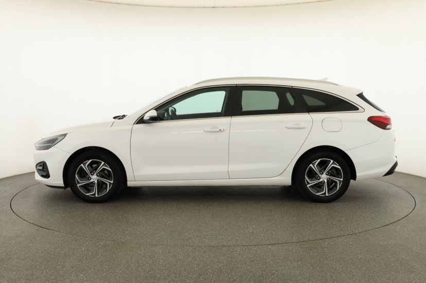 Hyundai i30, 2022
