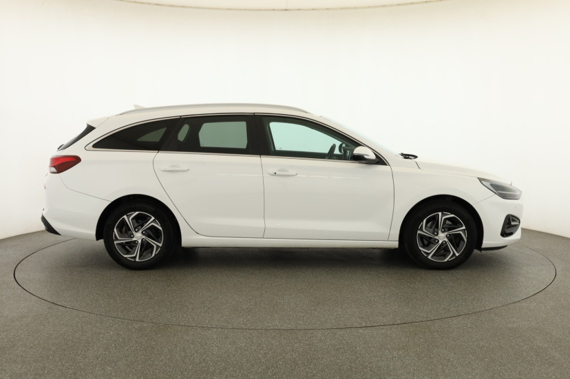 Hyundai i30, 2022
