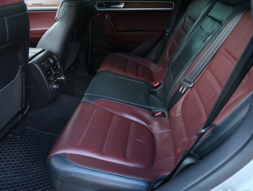 Volkswagen Touareg, 2013