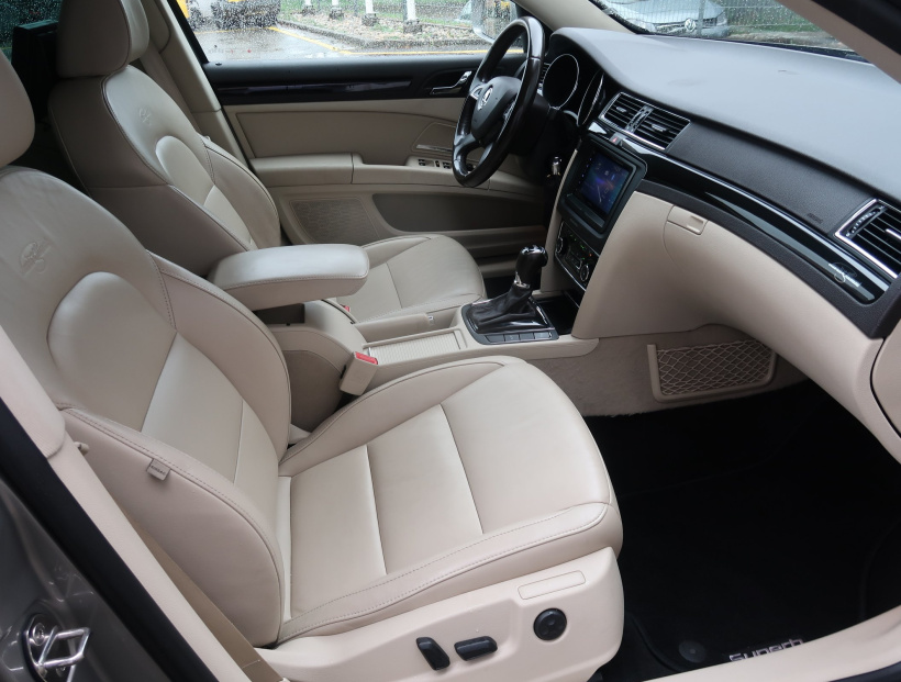 Škoda Superb, 2014